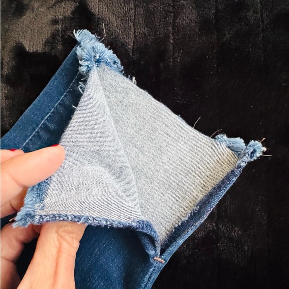 Loft capri jeans with side slits. Size 4 (27). - Picture 8 of 8